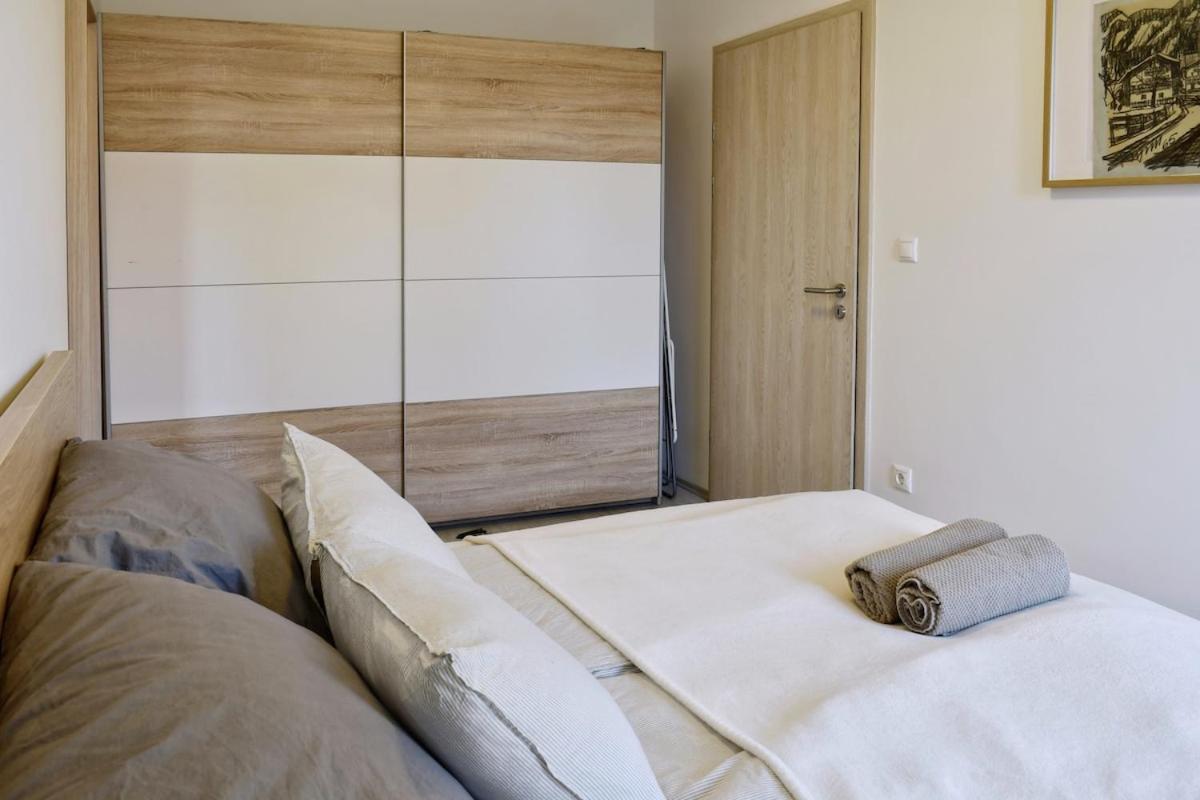 Apartament Sunny Little *