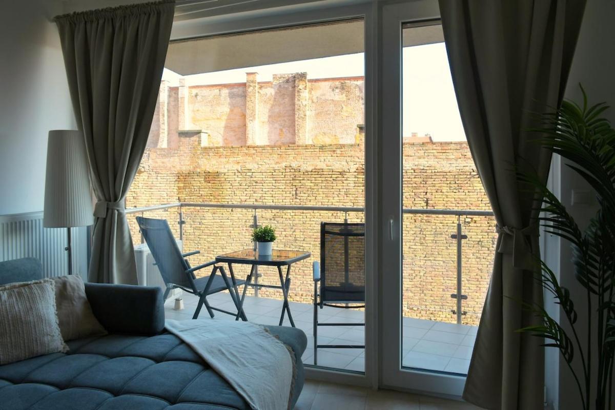 Apartament Sunny Little *